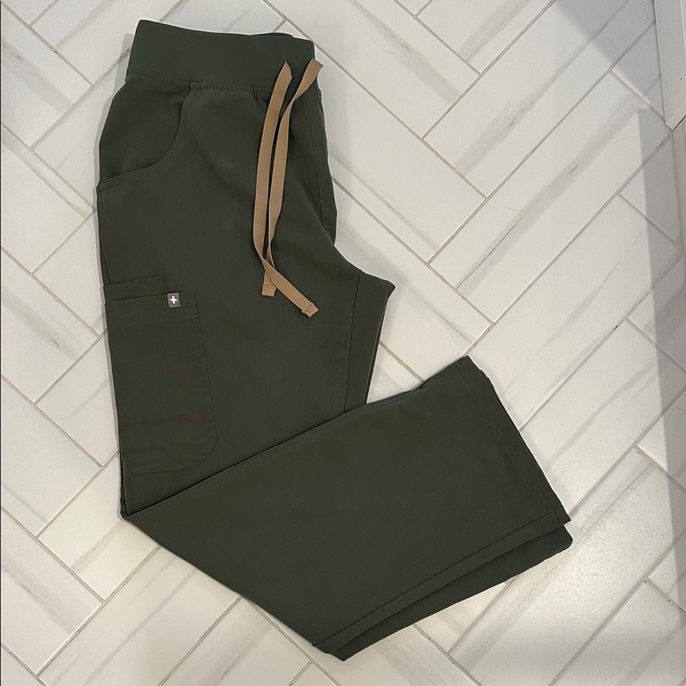 Kade Cargo Scrub Pants™